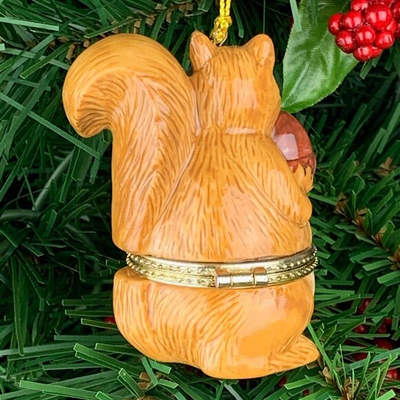 Squirrel Acorn Porcelain Hinged Surprise Gift Trinket Box Christmas Ornament - Picture 2 of 5
